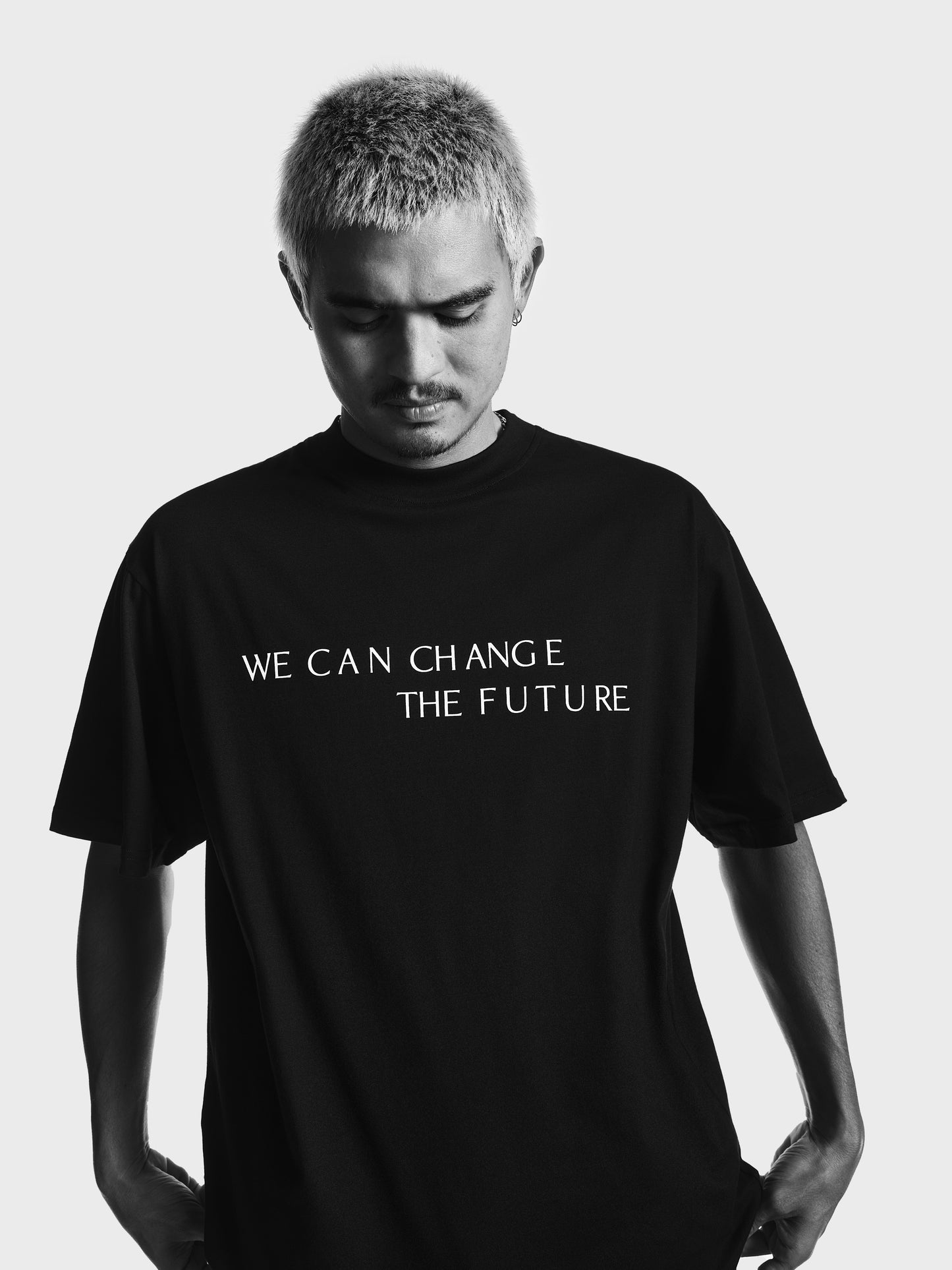 001 / WE CAN CHANGE THE FUTURE / T-SHIRT