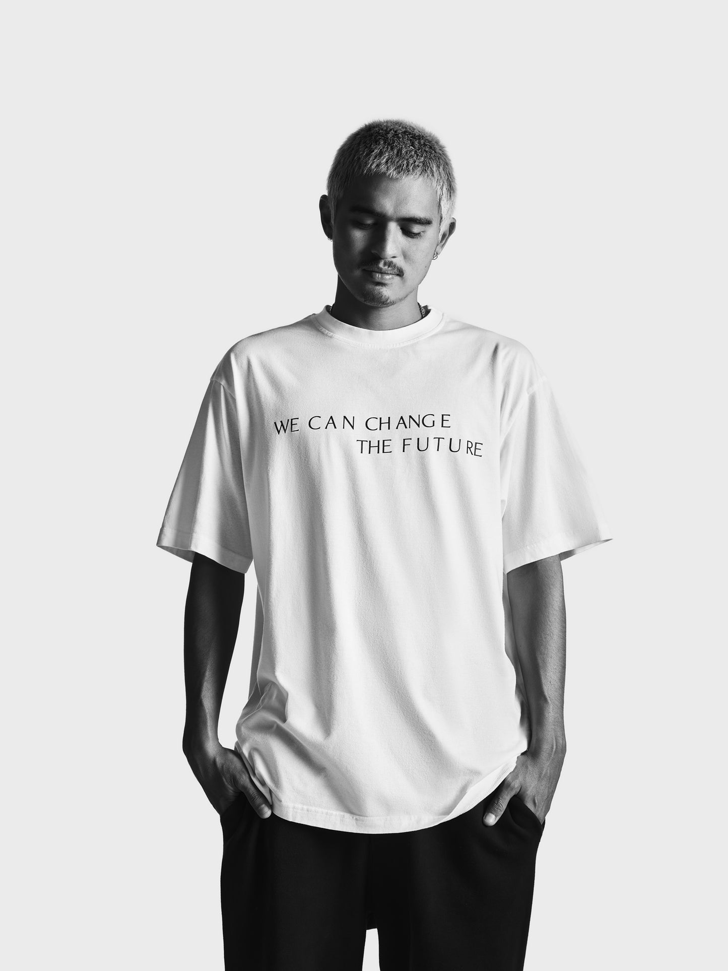 001 / WE CAN CHANGE THE FUTURE / T-SHIRT